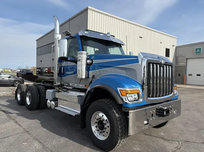 2027 International HX520