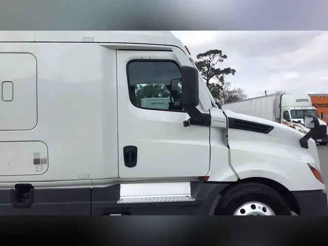 2022 Freightliner Cascadia 126