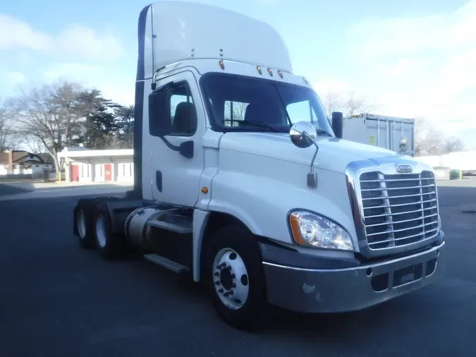 2017 FREIGHTLINER/MERCEDES CASCADIA 125