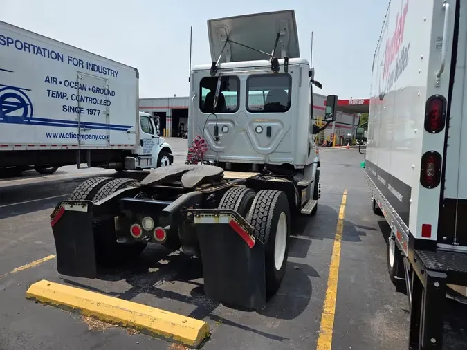 2018 FREIGHTLINER CASCADIA 113