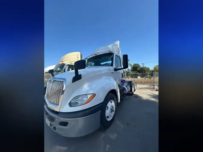 2019 NAVISTAR INTERNATIONAL LT625 DAYCAB T/A