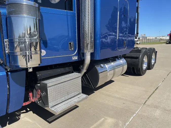 2024 Peterbilt 389