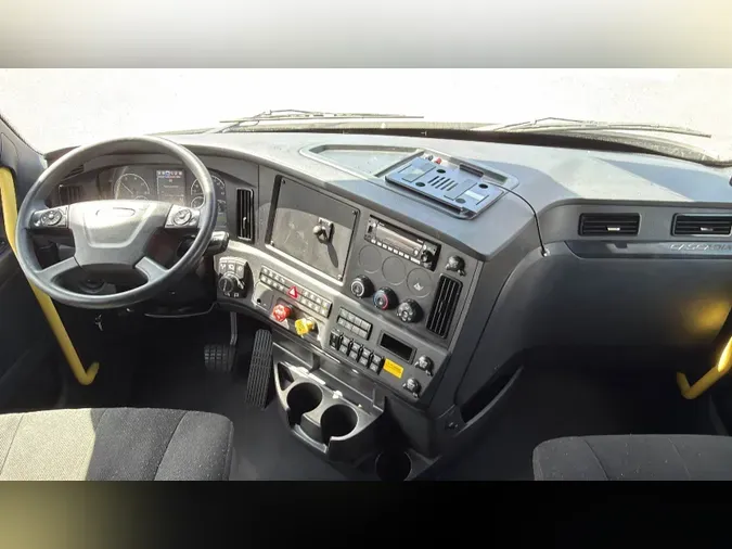 2025 Freightliner Cascadia 126