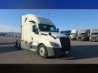2023 Freightliner Cascadia 126
