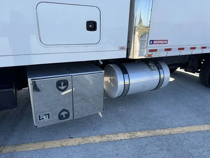 2019 Freightliner M2 106