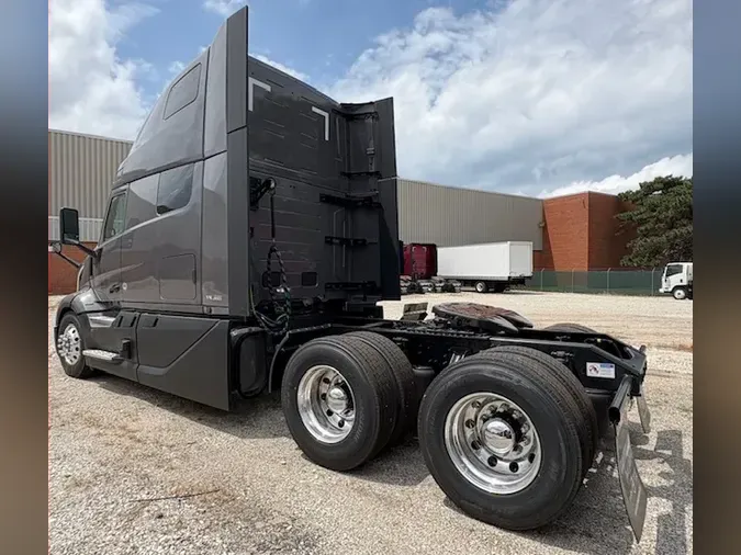2026 VOLVO TRUCK VNL64TV04