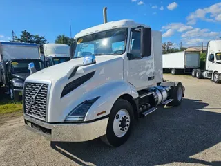 2019 VOLVO VNL42T 300