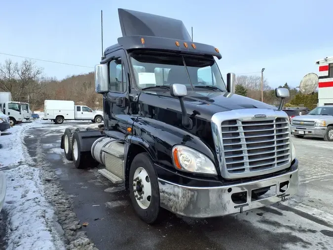 2019 FREIGHTLINER/MERCEDES CASCADIA 125