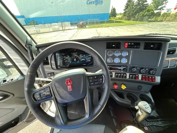 2026 Kenworth T8804380c6c0e509114619186f1d8543d084