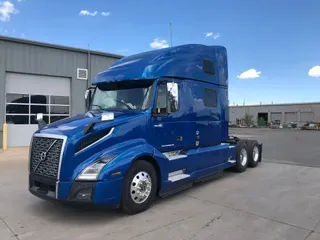 2019 VOLVO VNL64T860