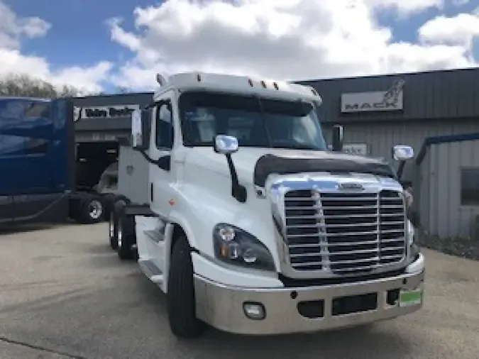 2016 FREIGHTLINER CASCADIA