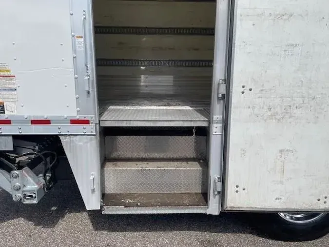 2020 Peterbilt 337