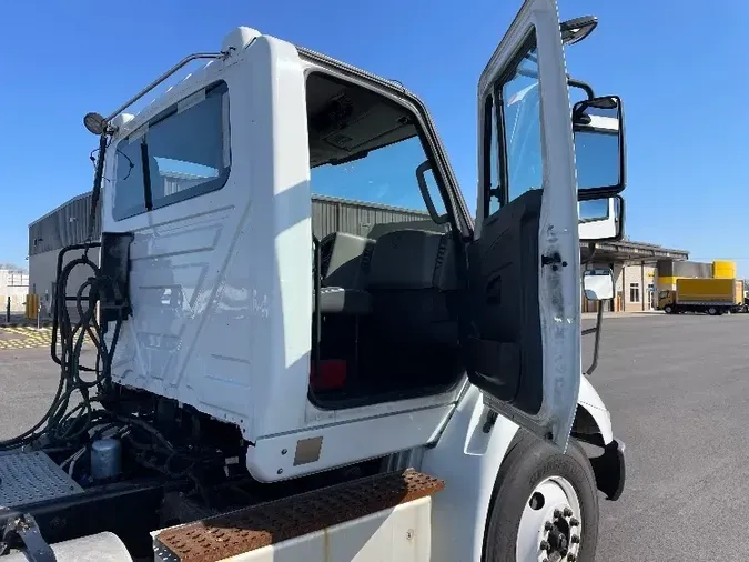 2018 International 8600