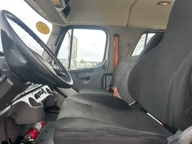 2017 FREIGHTLINER/MERCEDES M2 1064385d4d8aea74b5b18f6166620b04c6b