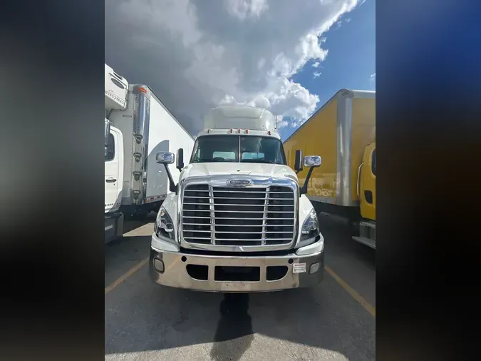 2016 FREIGHTLINER/MERCEDES CASCADIA 113