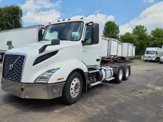 2019 VOLVO VNL64T-300