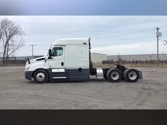 2022 Freightliner Cascadia 126439173f407f2023dc1a1644bf3575d80