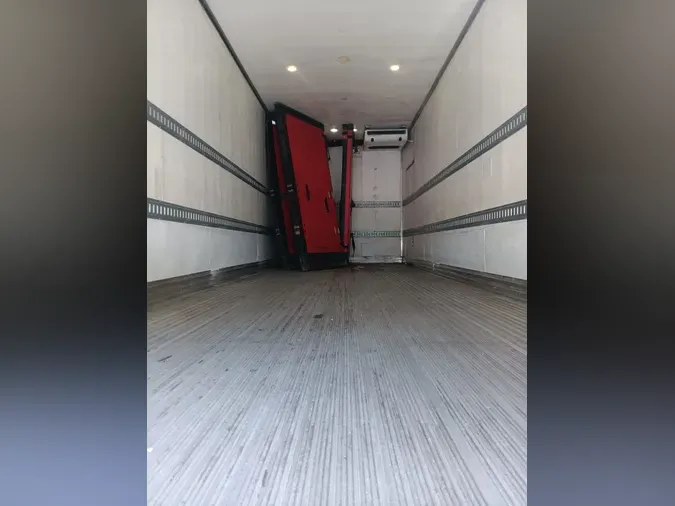 2020 FREIGHTLINER/MERCEDES M2 106