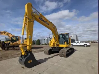 2021 Komatsu PC238USLC-11