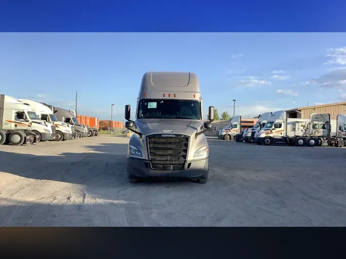 2024 Freightliner Cascadia 1264396303a102e397a2776661bfdcb26fe