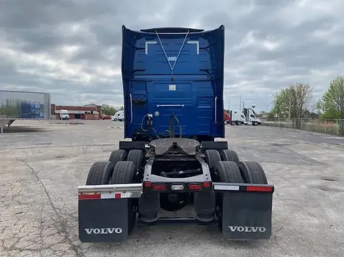 2022 Volvo VNL64T760