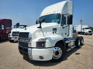 2021 MACK Anthem AN64T