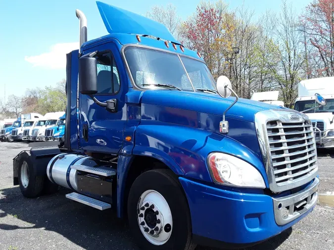 2017 FREIGHTLINER/MERCEDES CASCADIA 125