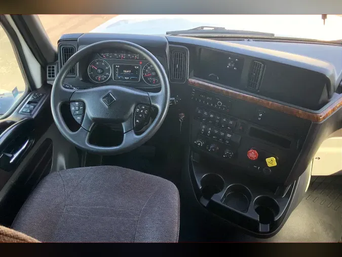 2022 INT LT625 6x4