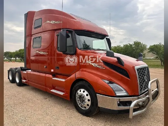 2020 VOLVO VNL64T860