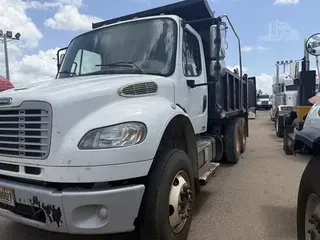 2012 FREIGHTLINER BUSINESS CLASS M2 106