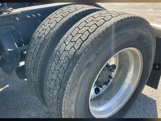 2025 VOLVO VNL64T76043a1157abdc91d6f2c14aee6971e8073