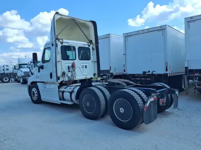 2019 FREIGHTLINER CASCADIA 125