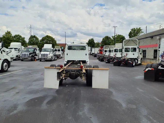 2018 FREIGHTLINER/MERCEDES M2 106