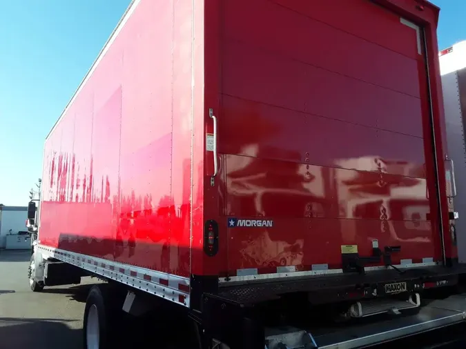2017 FREIGHTLINER/MERCEDES M2 106