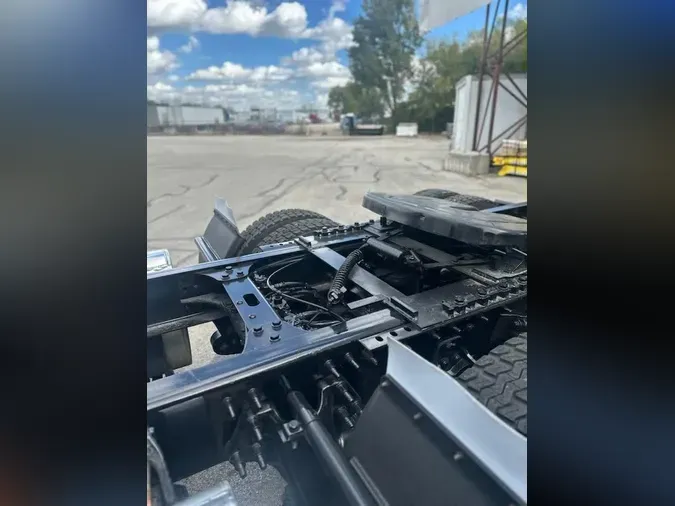 2018 International LT62543a4606ed1d137cfe36810dd66b2480d