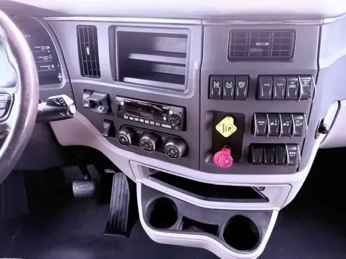 2023 Peterbilt 579