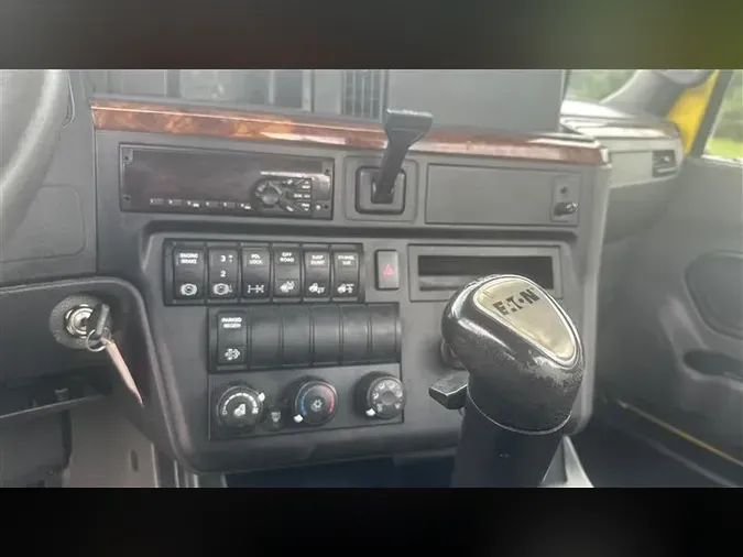 2019 INTERNATIONAL RH613