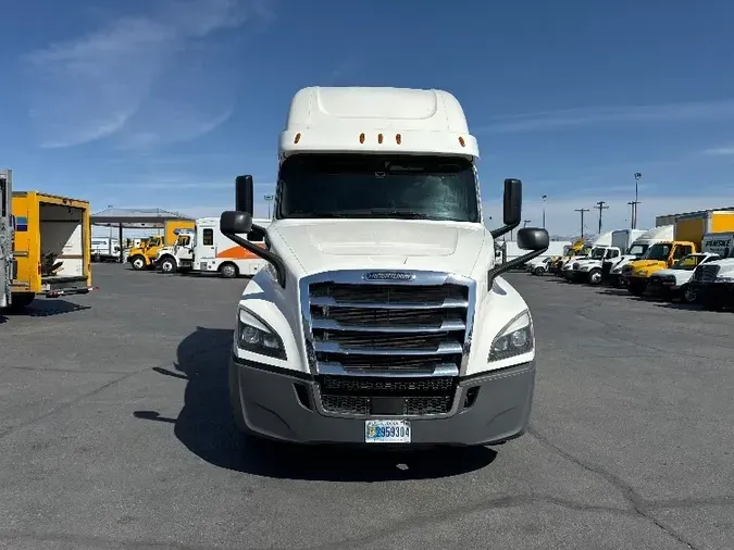 2020 Freightliner T12664ST