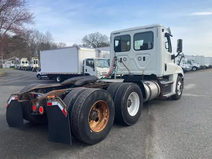 2018 FREIGHTLINER/MERCEDES CASCADIA 125