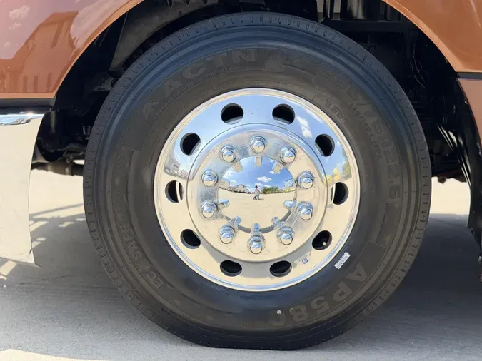 2024 Kenworth T68043b34177de740dd09a7125edb6bf90a9