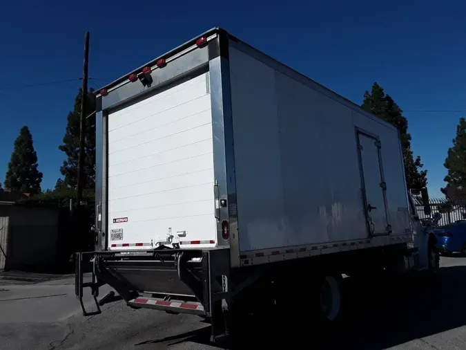 2019 FREIGHTLINER/MERCEDES M2 106