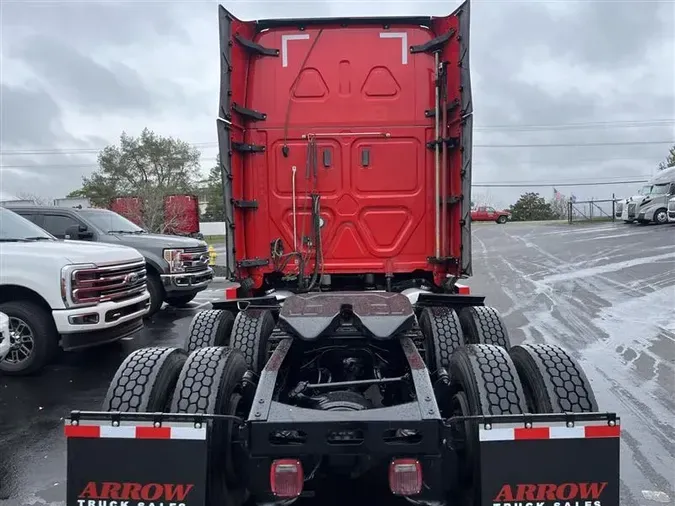 2022 FREIGHTLINER CASCADIA