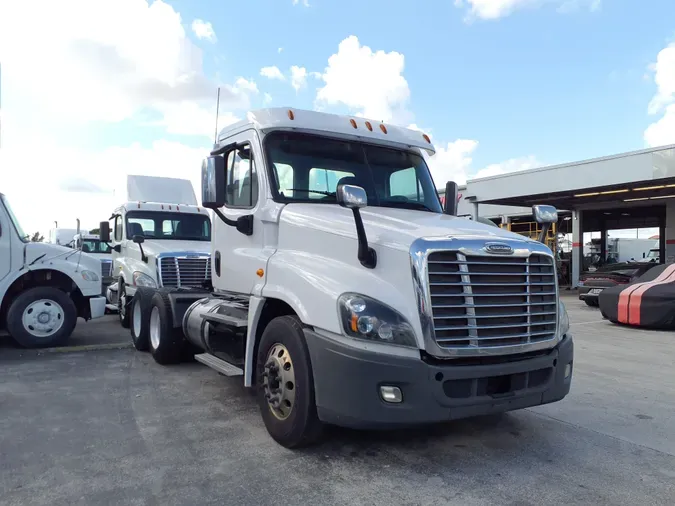 2017 FREIGHTLINER/MERCEDES CASCADIA 125