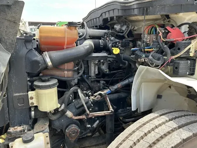 2005 MACK CHN613