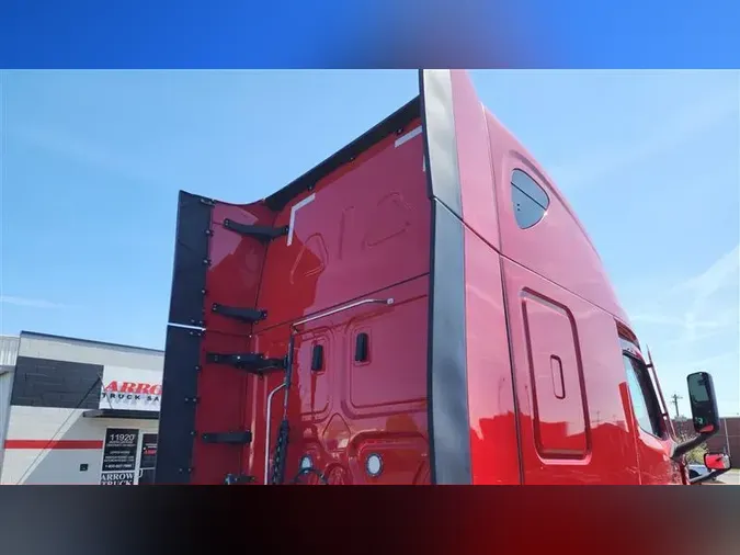 2023 FREIGHTLINER CA126