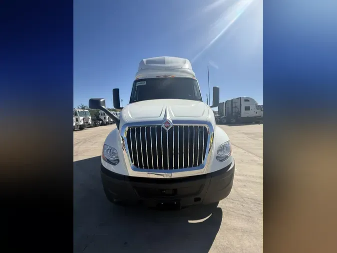 2022 International LT625