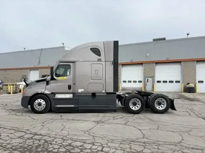 2023 Freightliner Cascadia