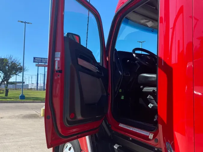 2022 Kenworth T680