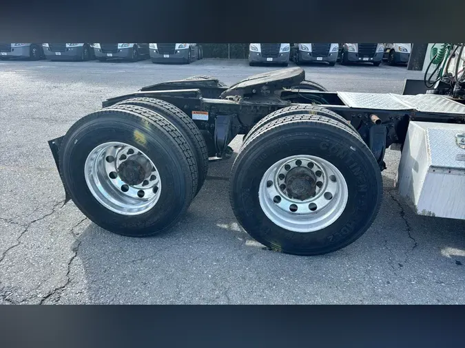 2021 Freightliner Cascadia 126