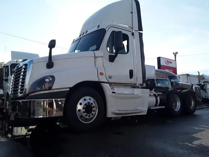 2016 FREIGHTLINER/MERCEDES CASCADIA 12543cef810bae9820282719dad63cc661b